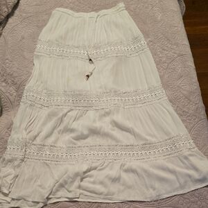 Chic White Lace Detail Midi Skirt